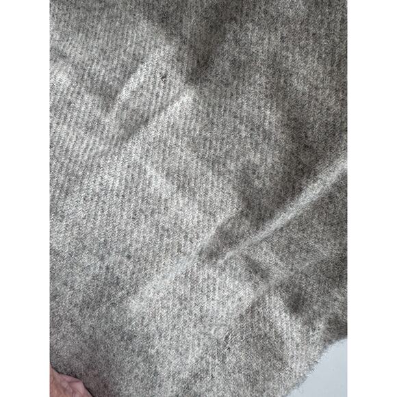 Vintage LL Bean John Hanley Scarf 100% Lambswool Stripes Gray Fringe Ireland - Picture 9 of 10